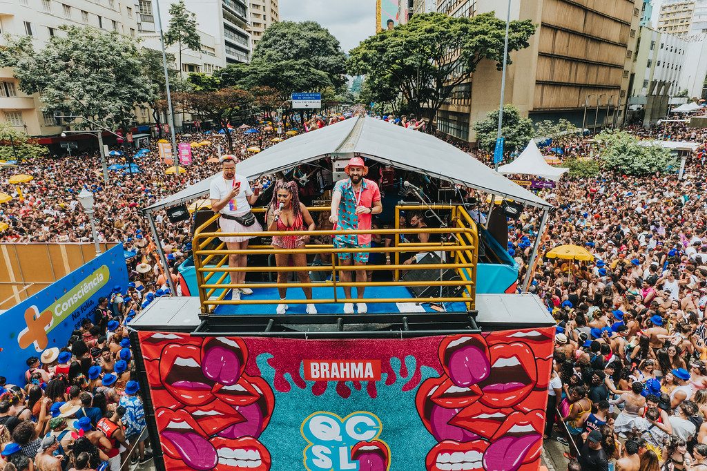 Trio elétrico de Brahma e Beats no Carnaval